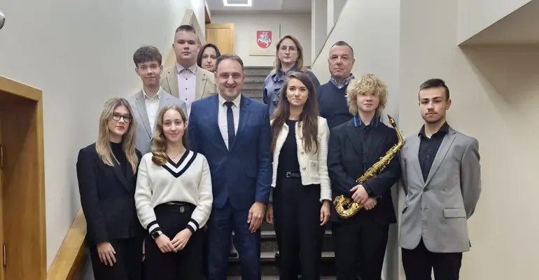 Miesto savivaldybės premijos– Alytų Lietuvoje ir pasaulyje garsinančiam jaunimui