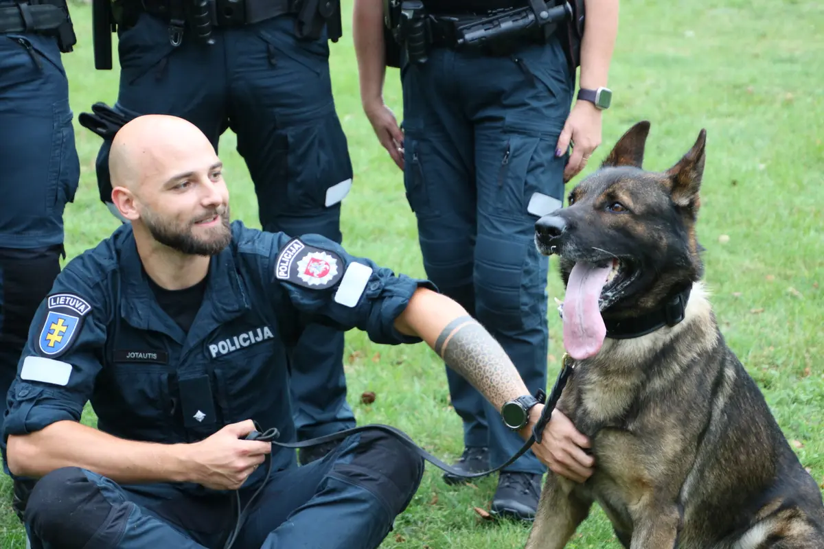 Alytaus apskrities kinologas Modestas ir šuo Hiro – geriausia kinologo ir šuns komanda