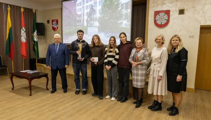 Alytaus apskrities XXV jaunųjų matematikų komandinė olimpiada mokytojo Kazio Klimavičiaus taurei laimėti: tradicija, jungianti kartas