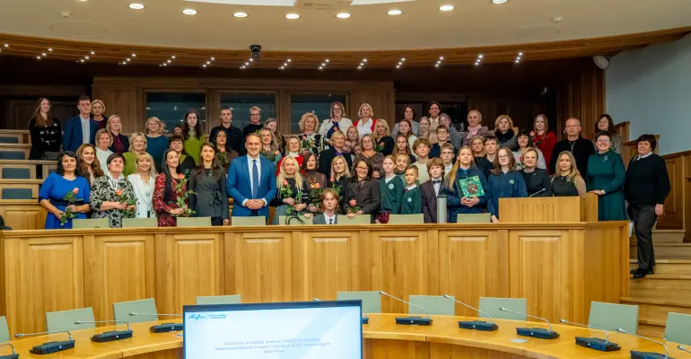 Įvertintos išskirtinės švietimo bendruomenės iniciatyvos