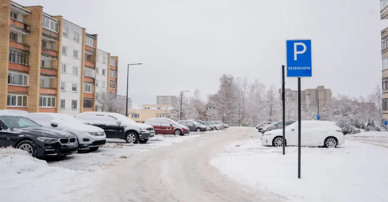 Automobilių stovėjimo aikštelėje prie Jurgiškių g. 55 namo bus valomas sniegas