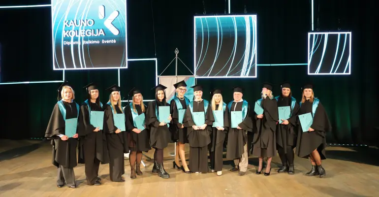 Kauno kolegijos Alytaus fakulteto Bendrosios praktikos slaugos studijų programos absolventams įteikti profesinio bakalauro diplomai