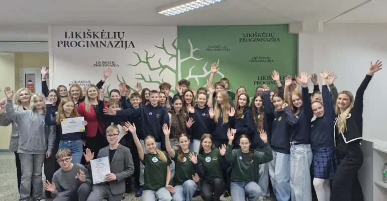„Stabdom patyčias. Nebūk stebėtojas!“ — mokinių kūryba, drąsa ir aiški žinutė bendraamžiams