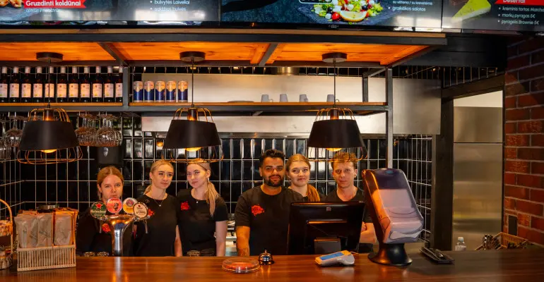 Nauja kavinė „After6“ laužo stereotipus ir kviečia pavalgyti po 18 val.