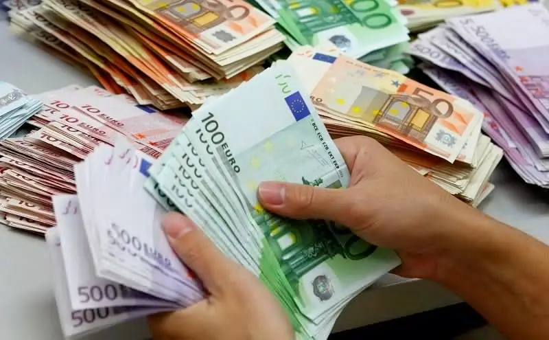 Teisiamųjų suole – mokesčių vengusi ir per 213 tūkst. eurų galėjusi pasisavinti pora