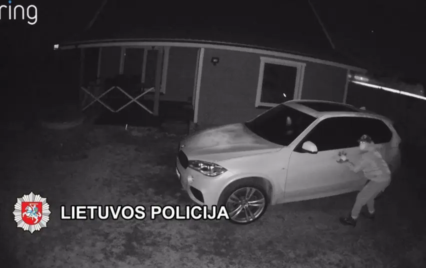 Klaipėdos kriminalistai baigė ikiteisminį tyrimą dėl pasikėsinimo įvykdyti BMW vairo vagystę