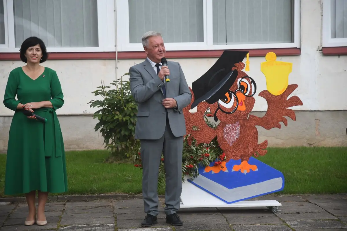 Su Mokslo ir žinių diena pasveikinta Joniškio rajono švietimo bendruomenė