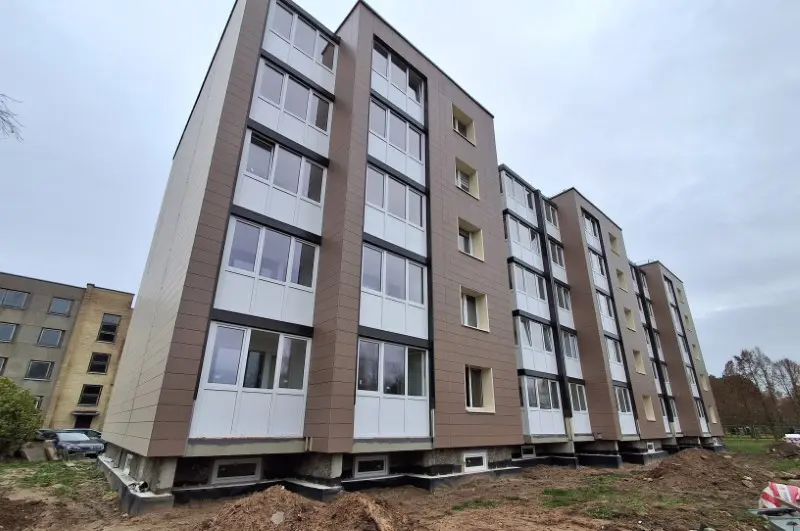 Joniškyje atliekami 6 daugiabučių atnaujinimo darbai