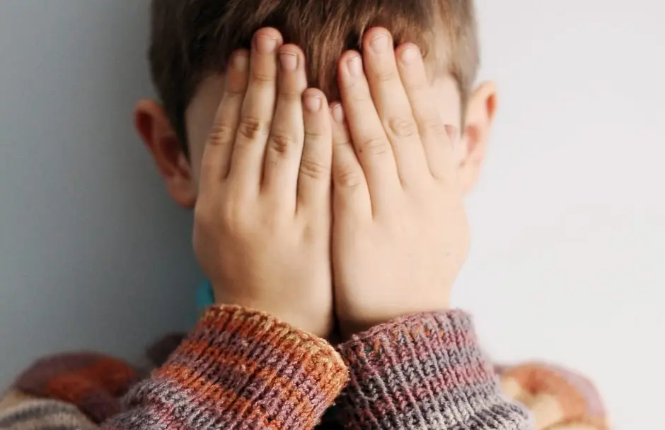 Psichologė pataria, kaip atpažinti šiandienines patyčias ir padėti vaikui, kurį skaudina