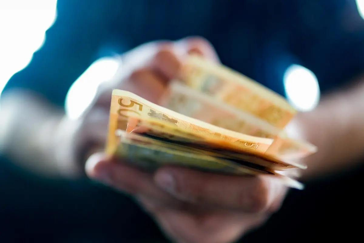 Jurbarkietis nuvykęs į banko padalinį pasigedo 8000 eurų