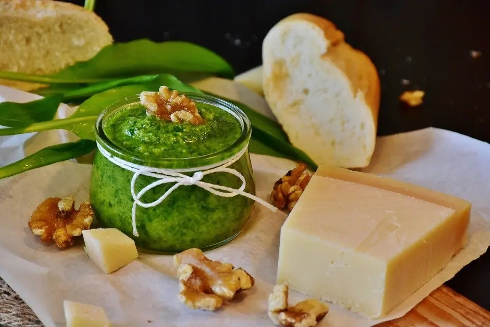 Italijos stebuklas – pesto padažas: atsiradimo istorija, neįprastos versijos ir paprasti receptai