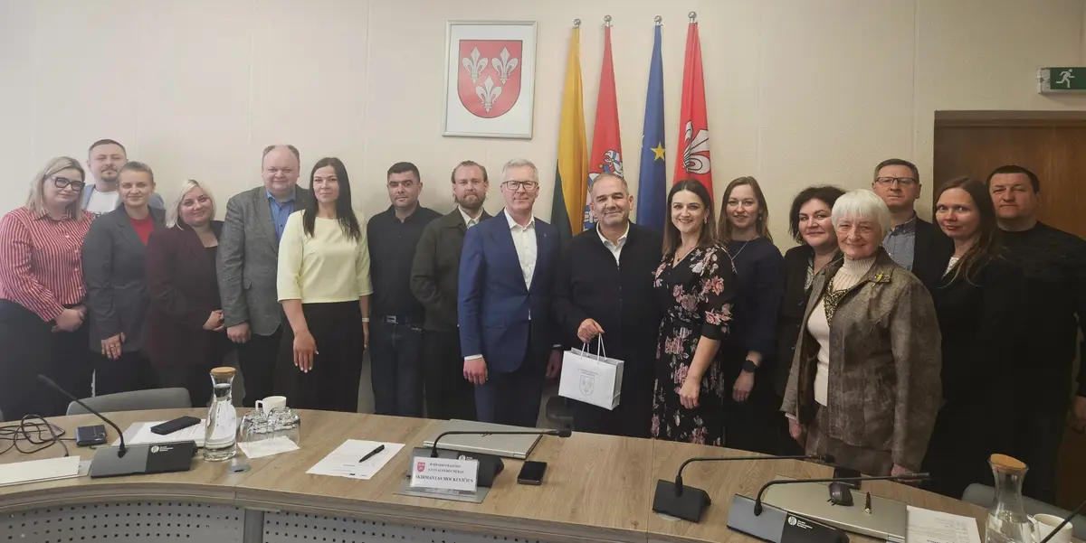 Jurbarko rajono savivaldybėje – tarptautinis dėmesys atokių vietovių pasiekiamumui: pristatomas URBACT projektas „Comings and Goings“ („Atvykimai ir išvykimai“)