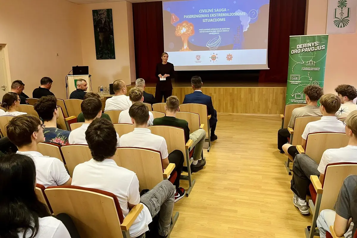 Vidaus reikalų ministrė Agnė Bilotaitė susitiko su Kauno rajono pareigūnais ir moksleiviais