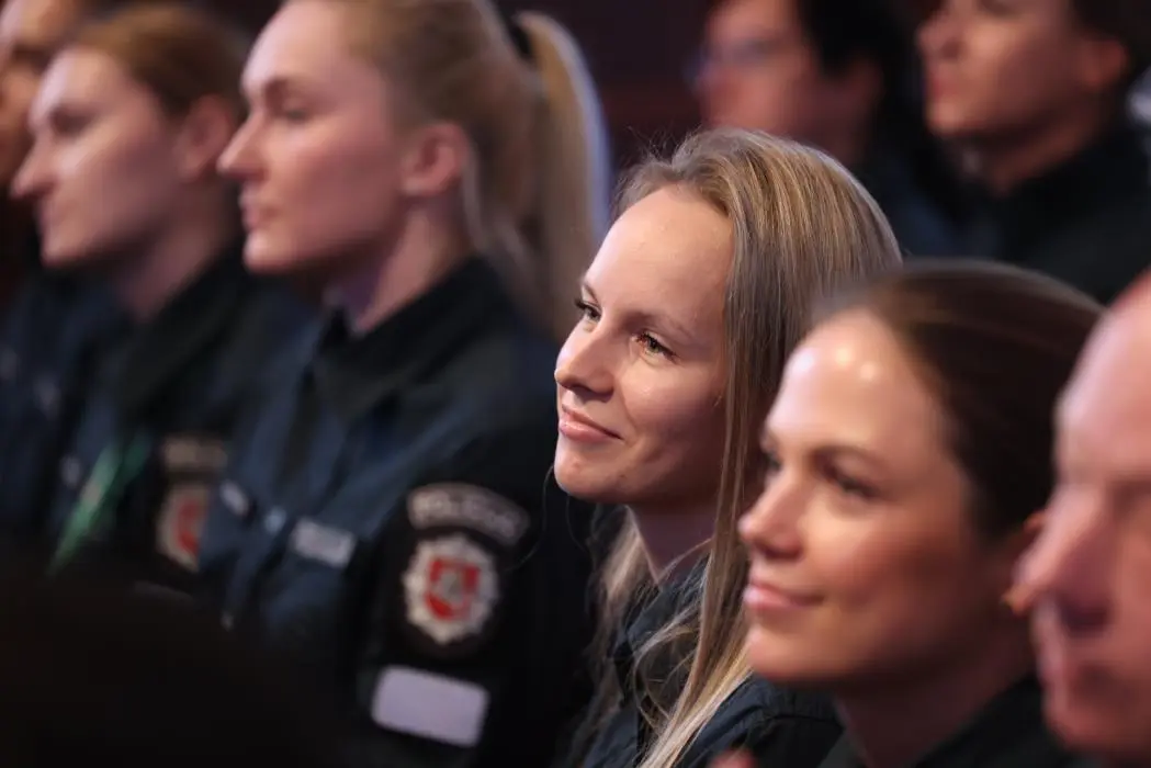 Raudondvaryje raudonas kilimas angelams sargams