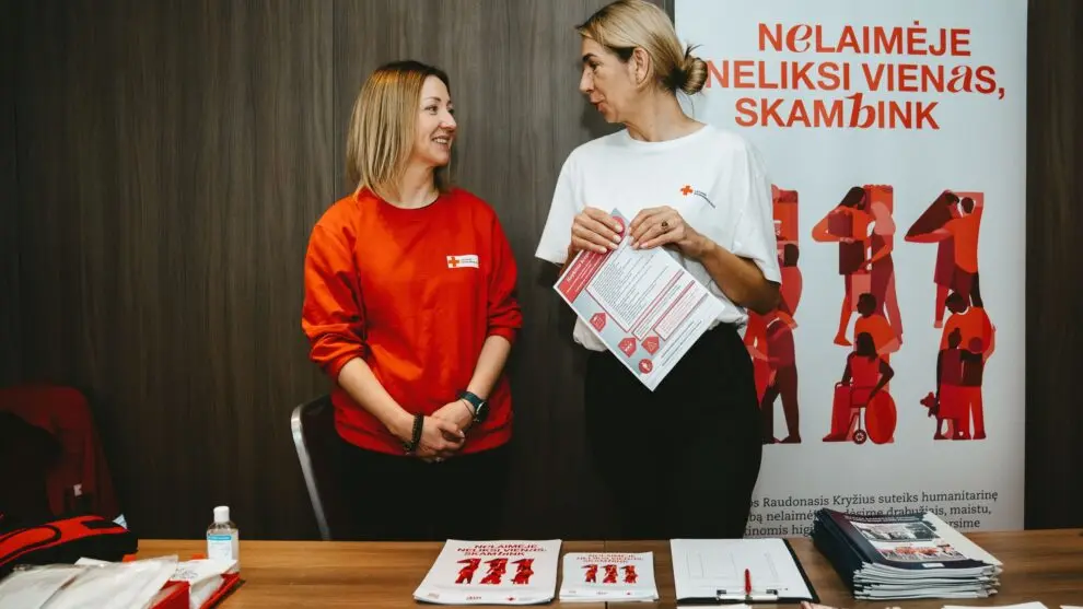Pirmasis Lietuvoje: KTU ir Lietuvos Raudonasis kryžius rengia civilinės saugos ir pirmosios pagalbos mokymus darbuotojams