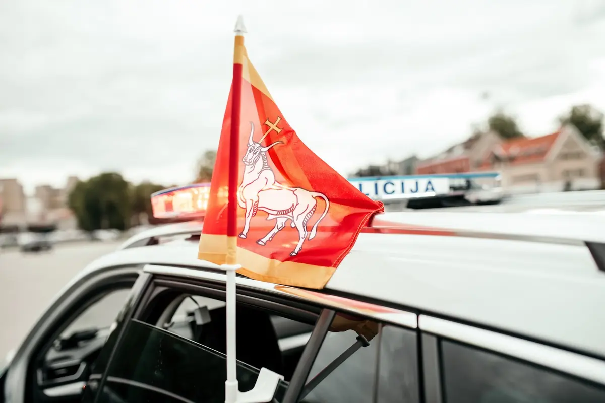 Vairuotojas kaimo vietovėje skriejo pavojingu greičiu