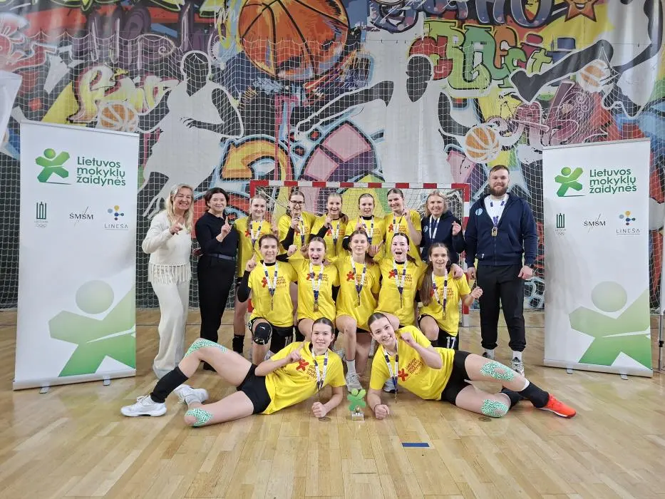 Garliavos A. Mitkaus pagrindinės mokyklos merginų rankinio komanda – Lietuvos mokyklų žaidynių čempionė