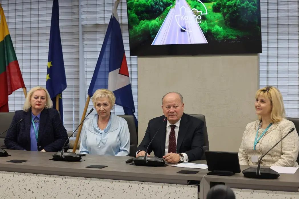 Ateities mokytojai domėjosi švietimo sistema Kauno rajone