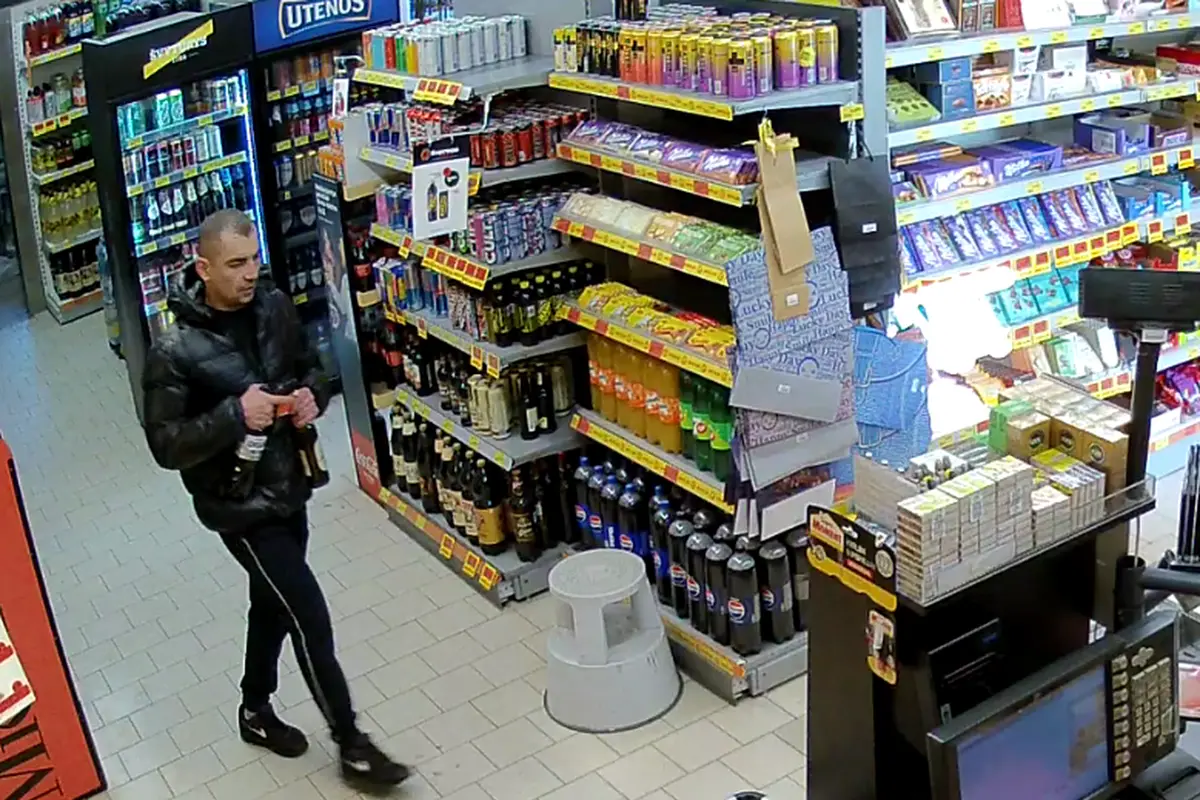 Pareigūnai aiškinasi, kas nesusimokėjo už prekes