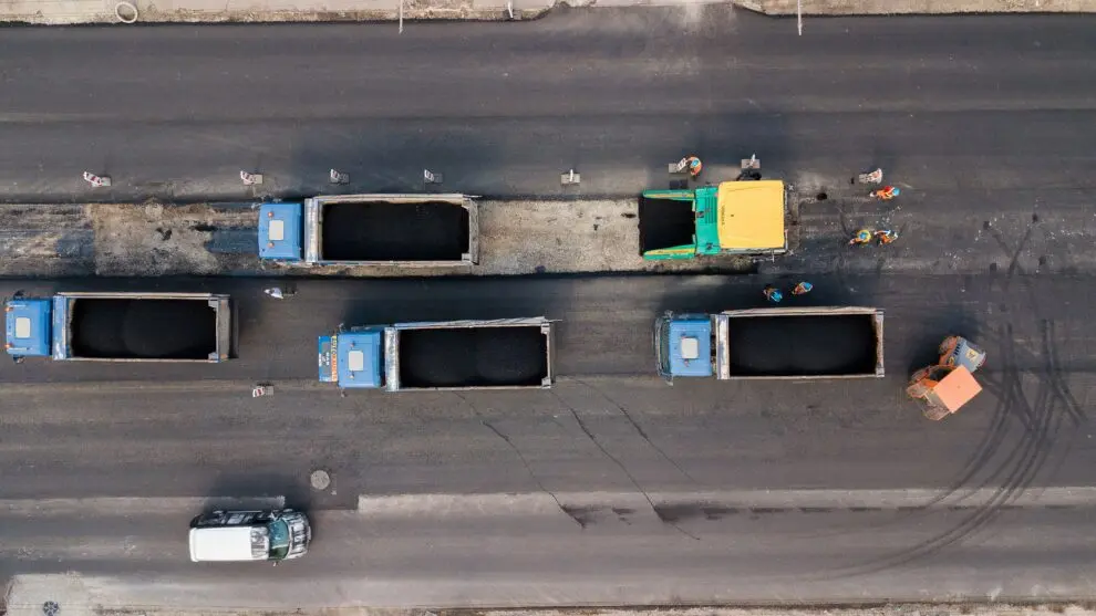 Kaunas pasitinka gatvių tvarkymo sezoną: artėjantis viaduko atidarymas, įsibėgėjanti transporto mazgo statyba ir darbymetis susisiekimo arterijose