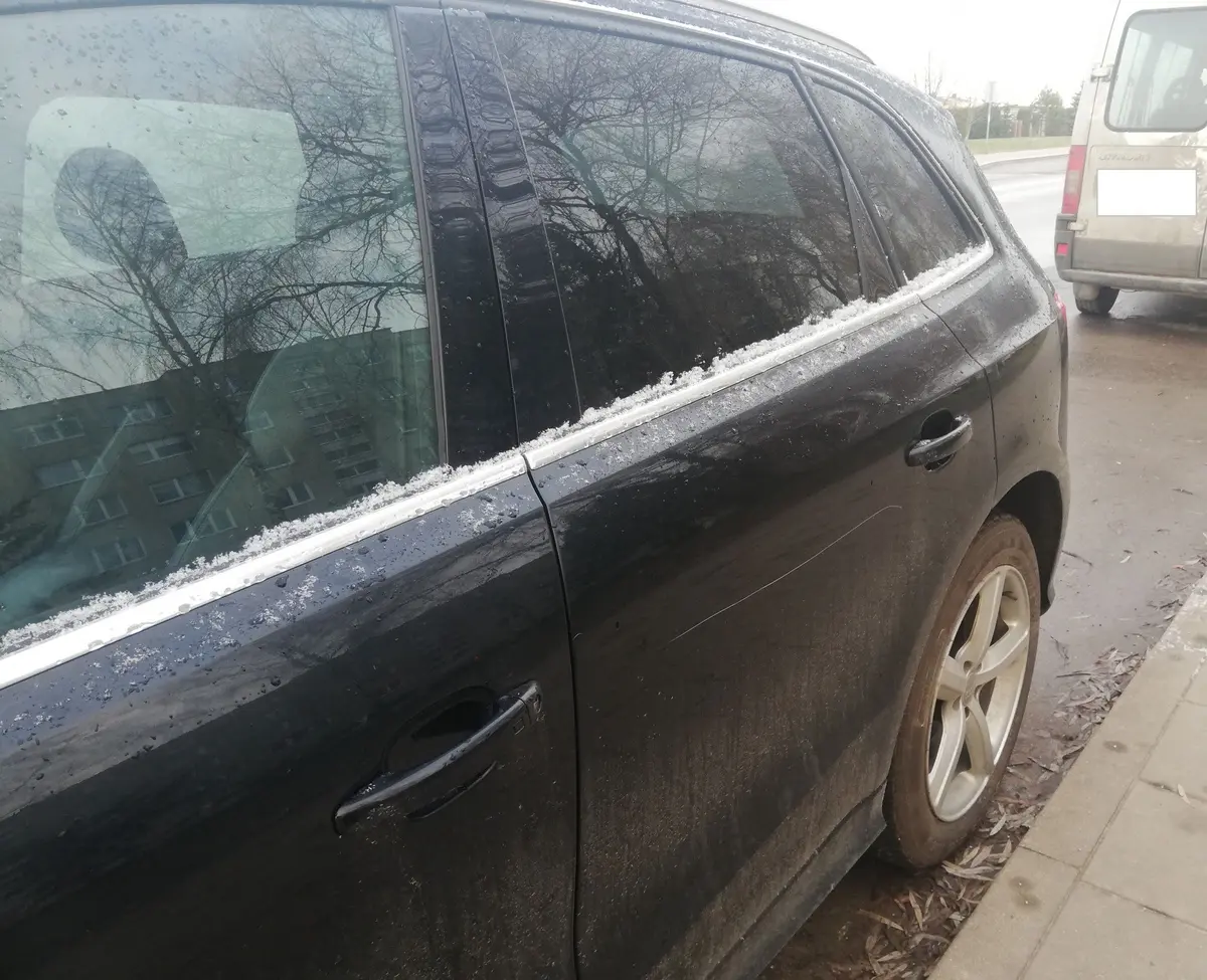 12 automobilių Kėdainiuose suniokojęs vyras jau laukia teismo