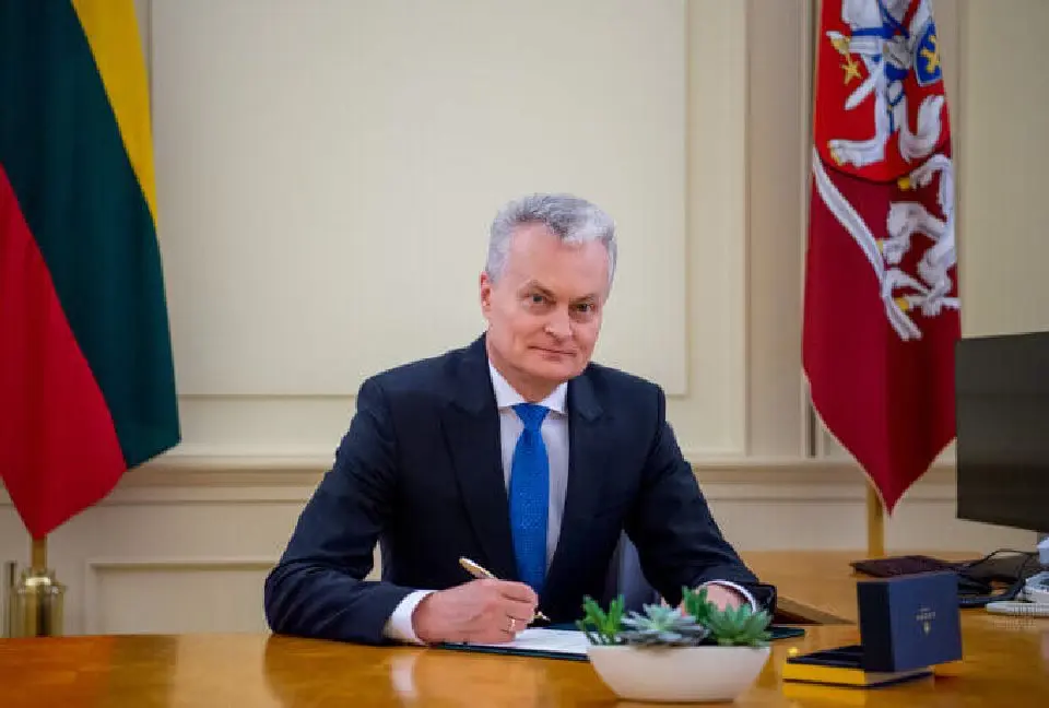 Prezidentas pasirašė dekretus dėl M. Drobiazko, P. Vanago ir V. Jakunino išbraukimo iš apdovanotojų sąrašo
