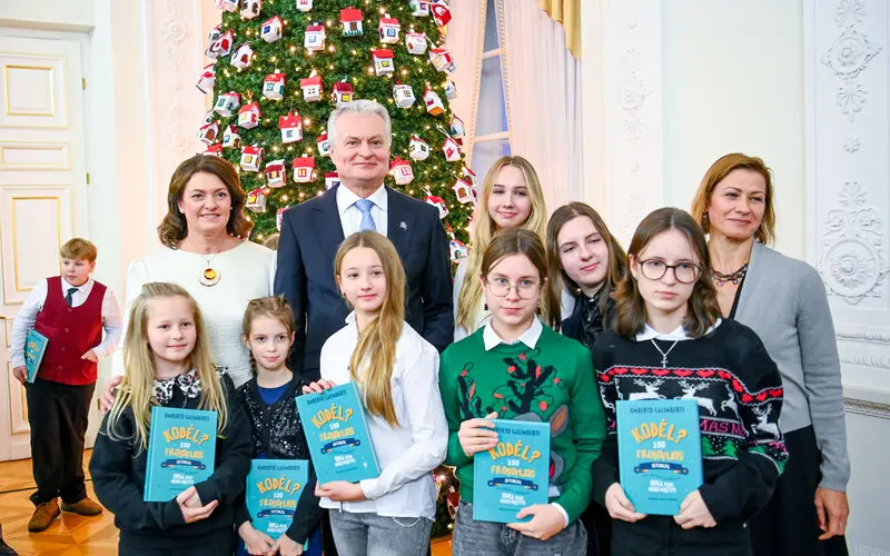 Prezidentūros eglutės įžiebimo šventėje – dailės mokyklos atstovai