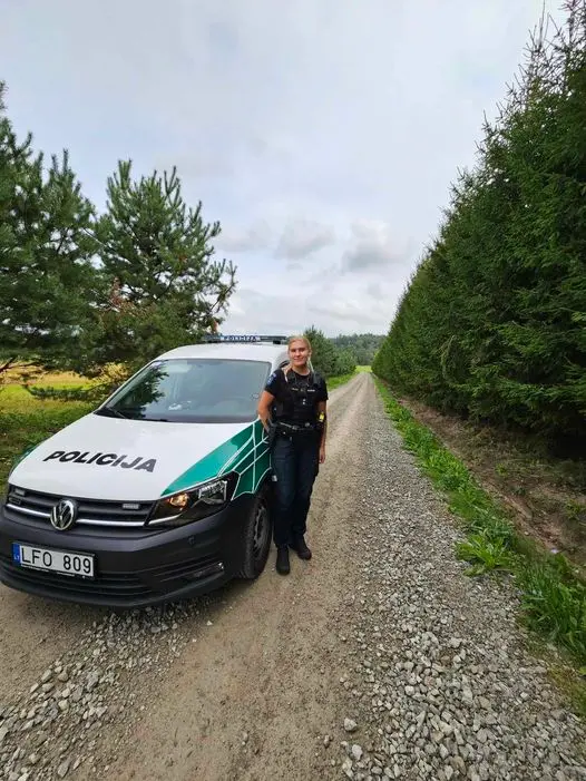 Kelmės policijos pareigūnė ne tarnybos metu pastebėjo keliu važiuojantį neblaivų vairuotoją