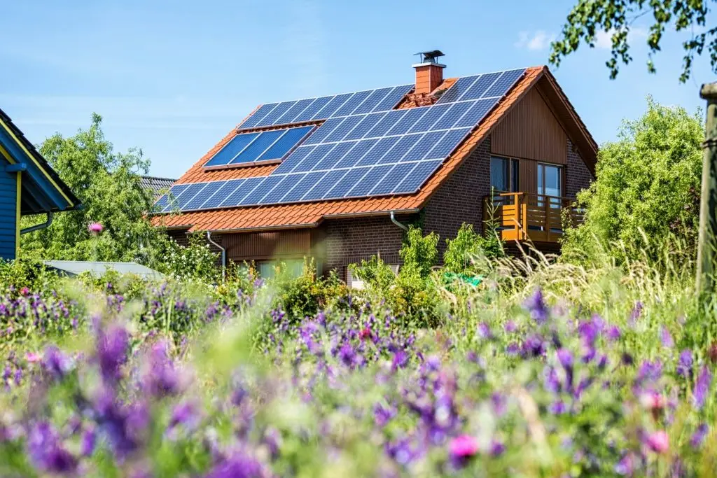 Energetikos ministerija patvirtino finansavimo sąlygas saulės elektrinėms įsirengti