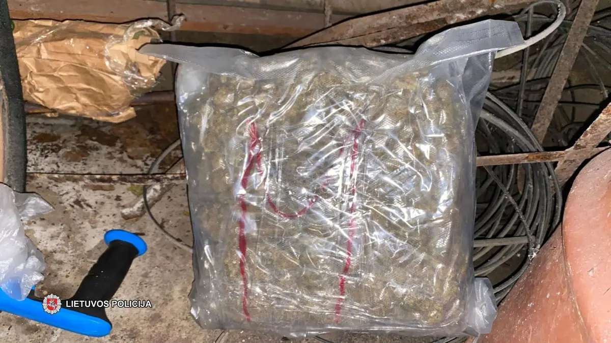 Marijampolės kriminalistai sulaikė asmenis disponavusius dideliu kiekiu kvaišalų