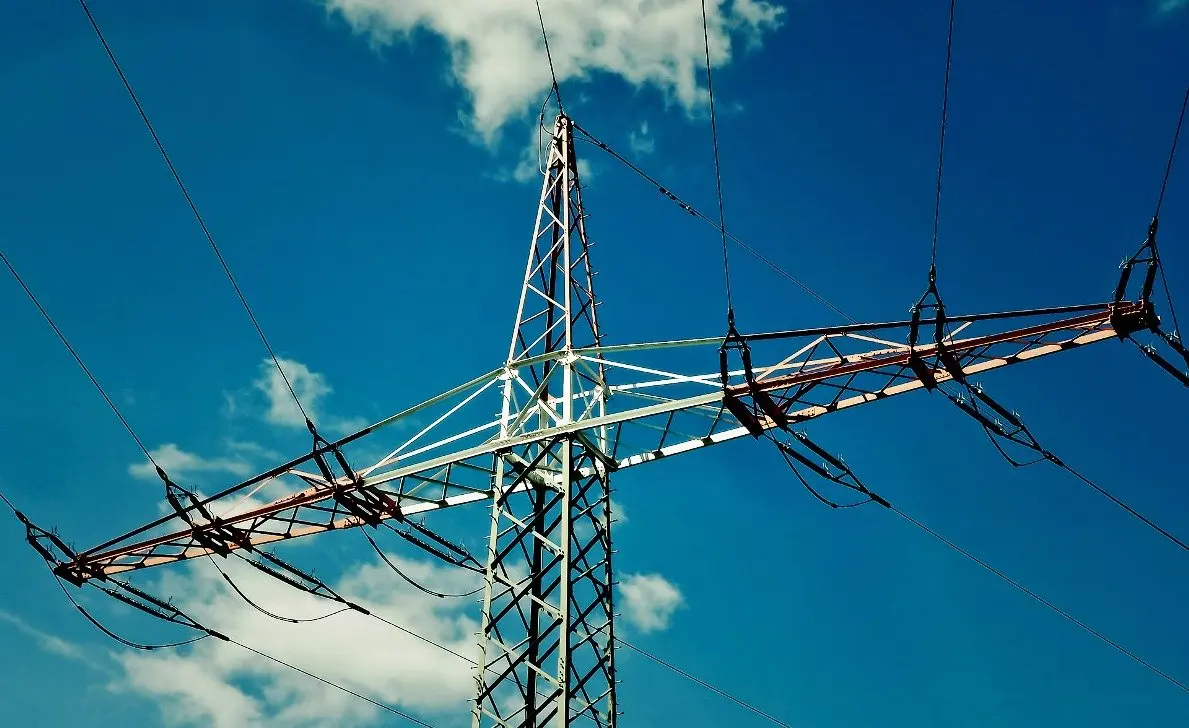 Parengti dviejų sinchronizacijai reikalingų elektros linijų vystymo planai