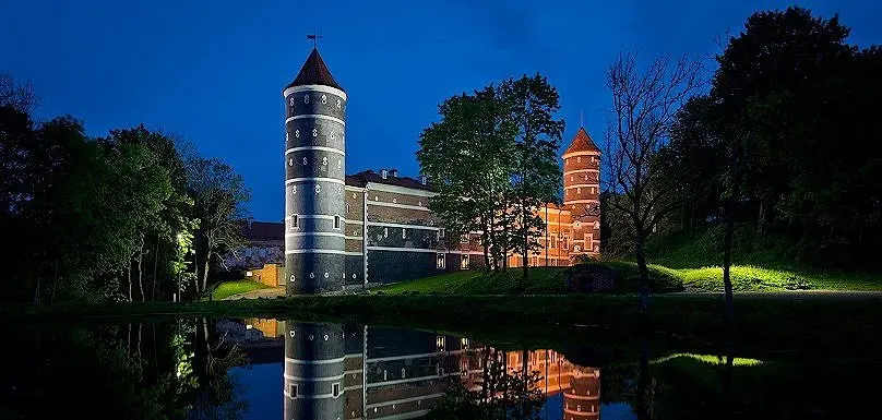Puikus metas atradimams Lietuvos pilių ir dvarų parkuose