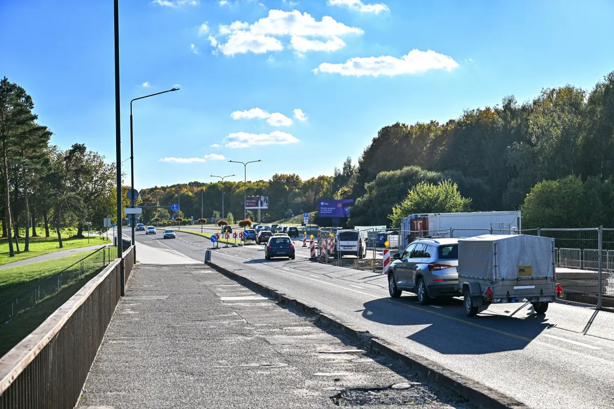 Spalio 11 ir 18 dienomis laikinai bus draudžiamas eismas per Nemuno gatvės tiltą