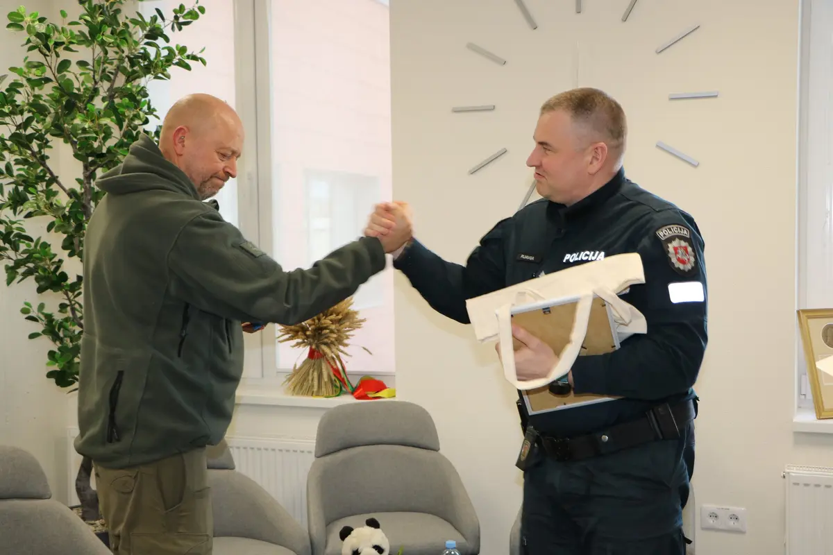 Panevėžio policijoje – prasmingas susitikimas su Jonu Oehman