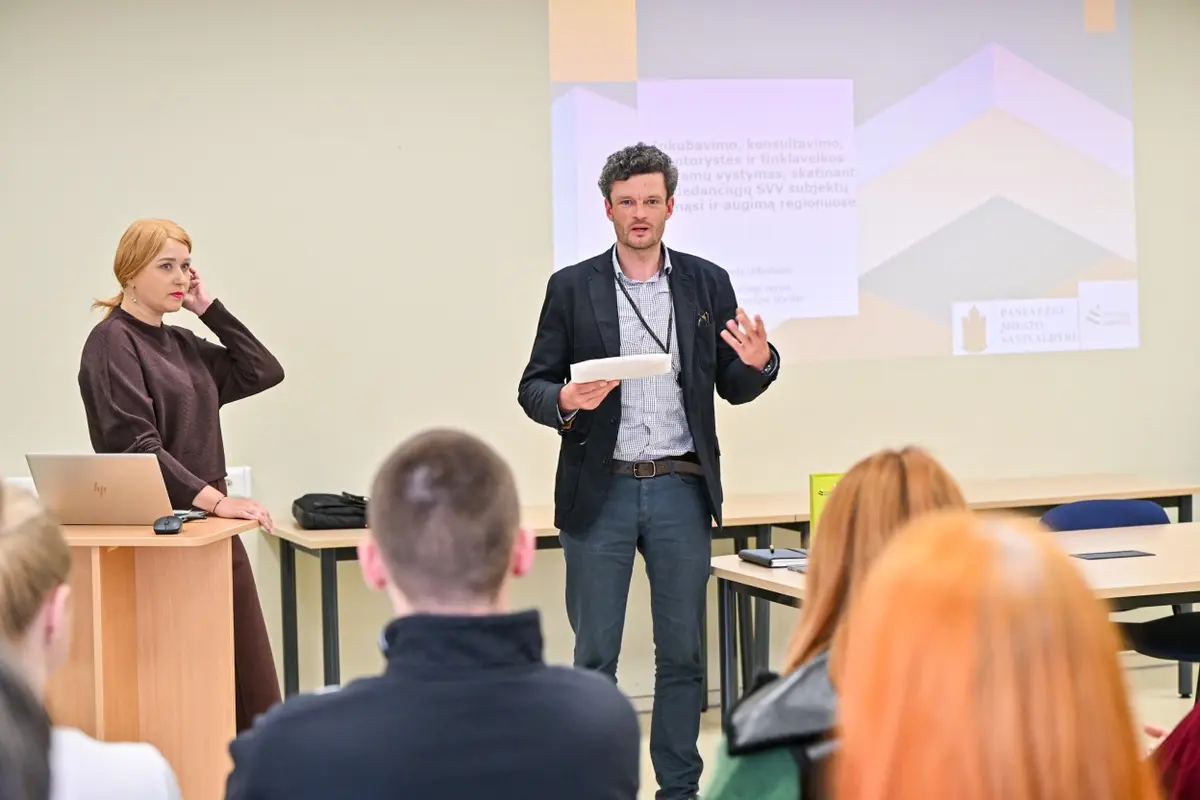 Panevėžyje – pradedančiųjų verslų programa „Verslo skrydis“
