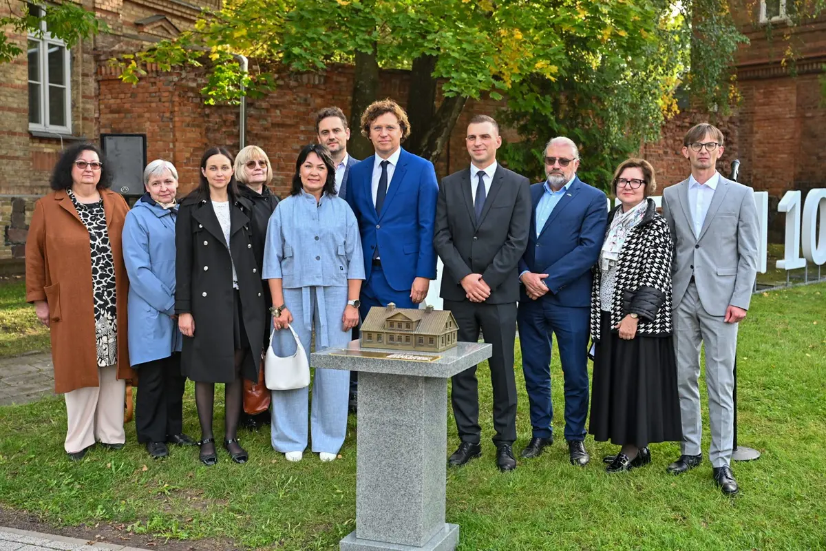 Panevėžyje įamžintas notarų Jono ir Algirdo Moigių atminimas