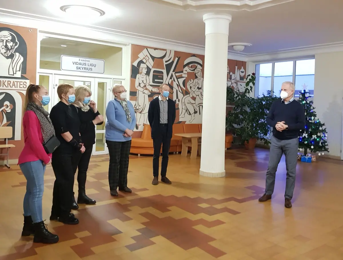 Respublikinėje Šiaulių ligoninėje paskiepyti pirmieji medikai, dirbantys su COVID-19 ligoniais
