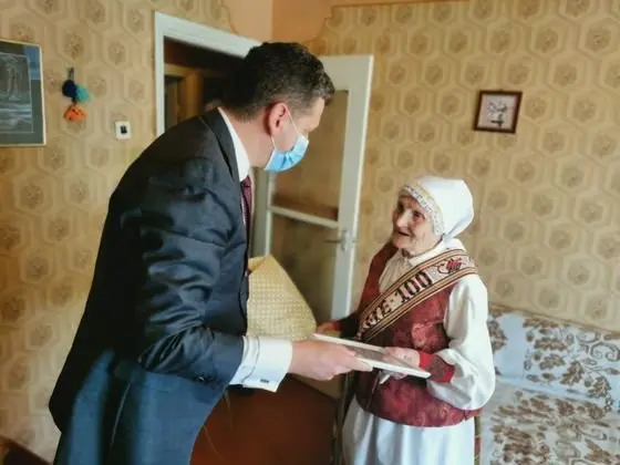 Per 100 gyvenimo metų – su humoru ir energija