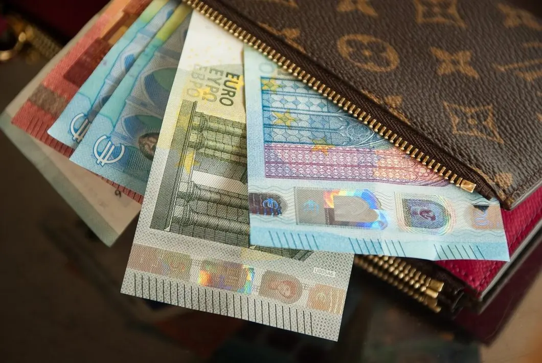 Prieš teismą stos kaltinamieji, sukčiaudami paėmę daugiau nei 100 tūkst. eurų kreditų