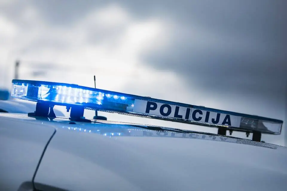 Savaitgalis Radviliškio rajone: smurtas namuose, neblaivūs vairuotojai ir įtariami narkotikai