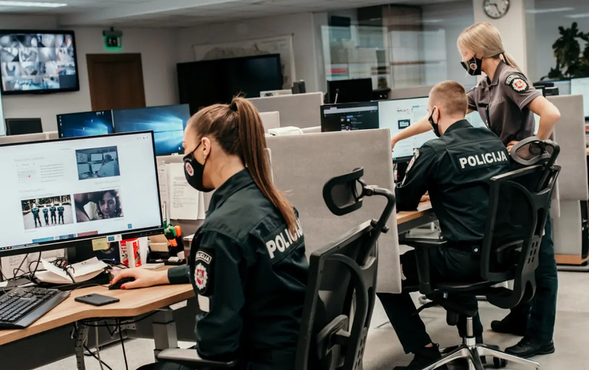 Elektroninėje erdvėje „patruliuojantiems“ pareigūnams – šimtai gyventojų skundų