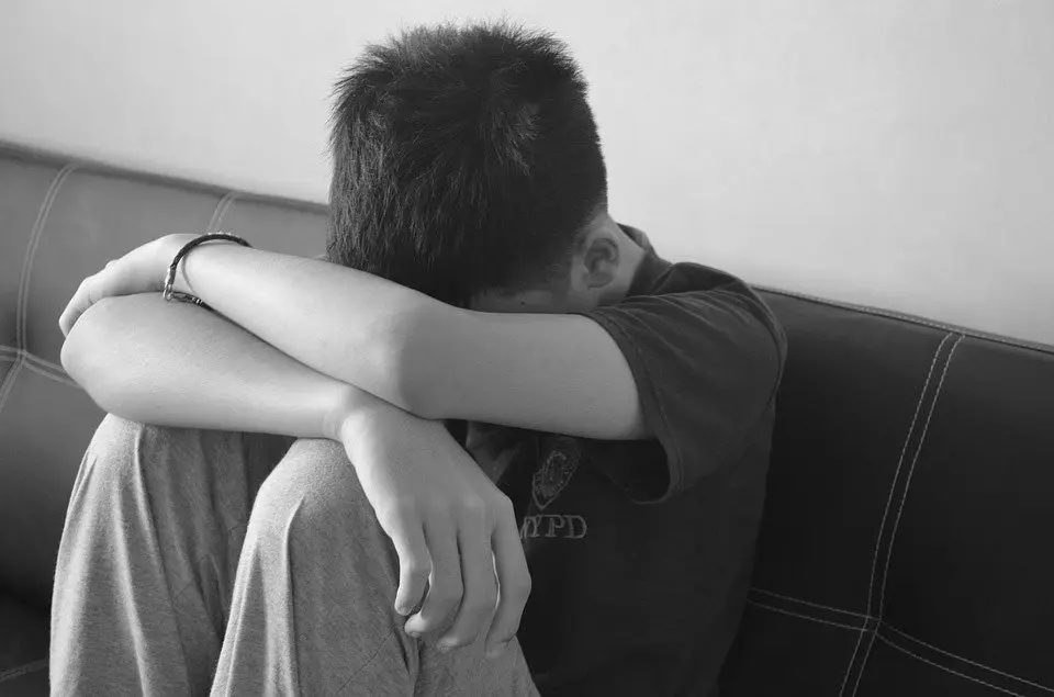 Radviliškyje trys nepažįstami asmenys sumušė nepilnametį