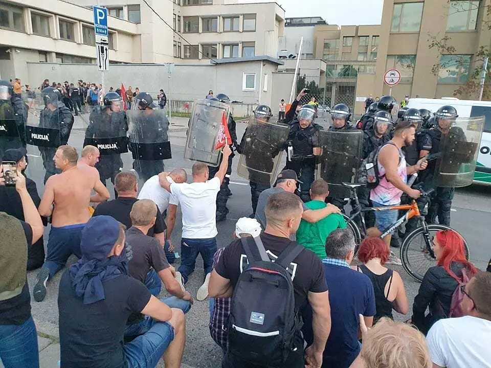 Pareigūnų profesinės sąjungos smerkia antidemokratinį mitingą