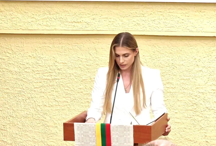 Prisiekė nauja Tarybos narė Lina Mončauskienė
