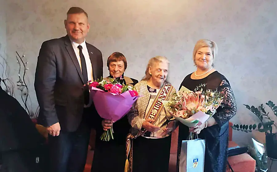 Pasveikinta šimtametė Šiaulėnų seniūnijos gyventoja