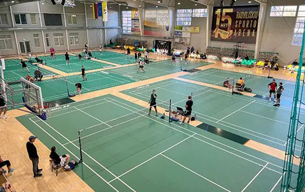 Radviliškio sporto arenoje surengtas Šeduvos taurės badmintono turnyras