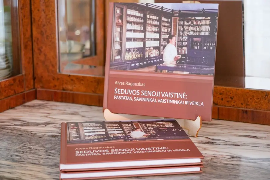 Išleista pirmoji mokslo studija apie Šeduvos senąją vaistinę