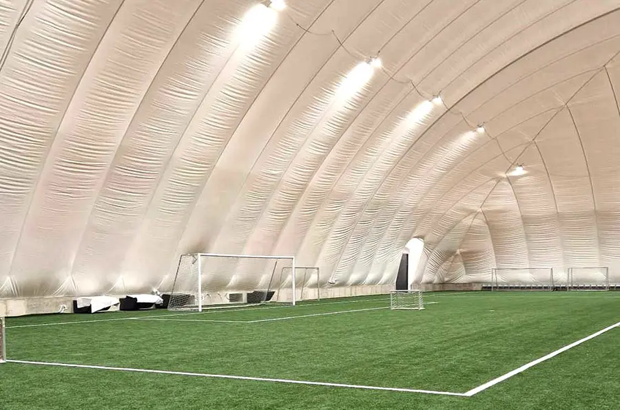 Radviliškyje bus statomas dengtas futbolo maniežas: jau rengiamas projektas