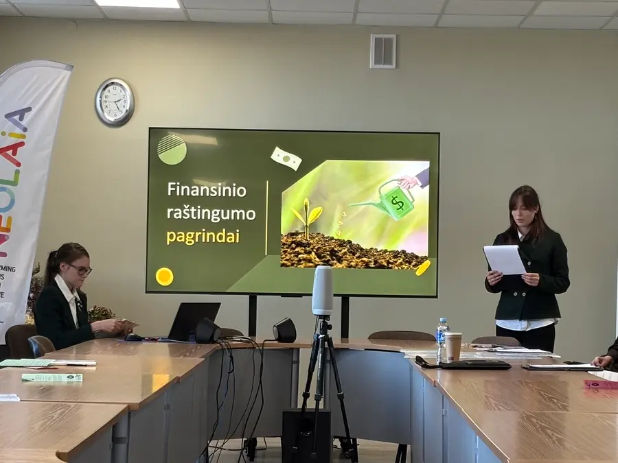 Lizdeikos gimnazijos atstovės tarptautinėje konferencijoje