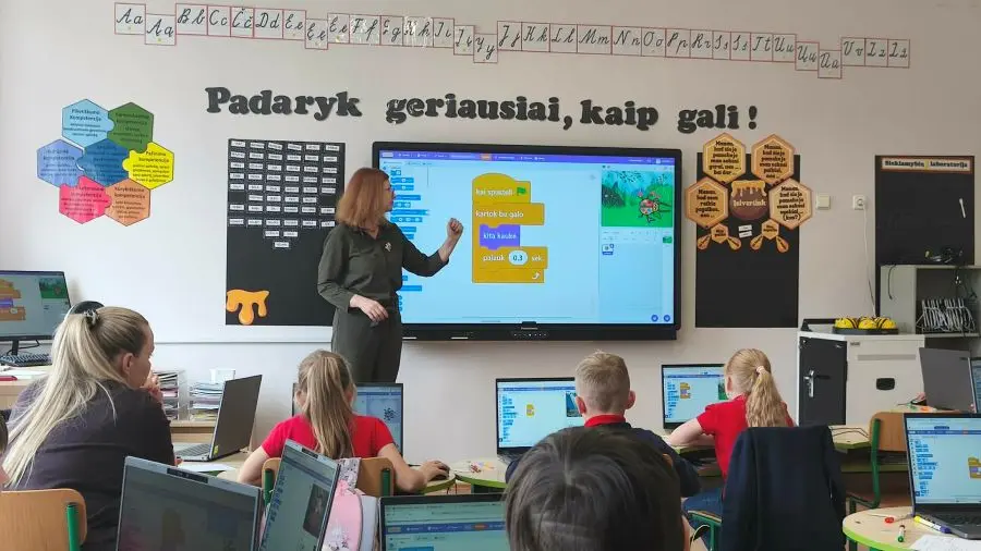 Informatikos pamokos, kurių mokiniai laukia: Radviliškis kryptingai ugdo ateities kompetencijas